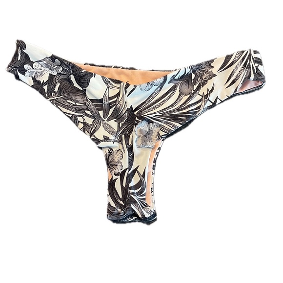 bikini bottom - Picture 2 of 2